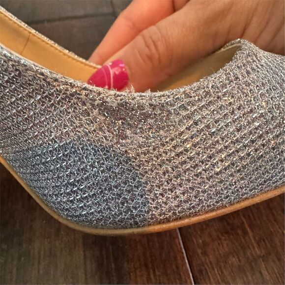Stuart Weitzman Women's Silver Sparkle Pump Heels Size 6.5 Wedding - Picture 11 of 12